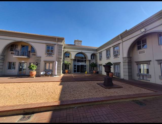 382M² OFFICE TO LET IN HYDE PARK
